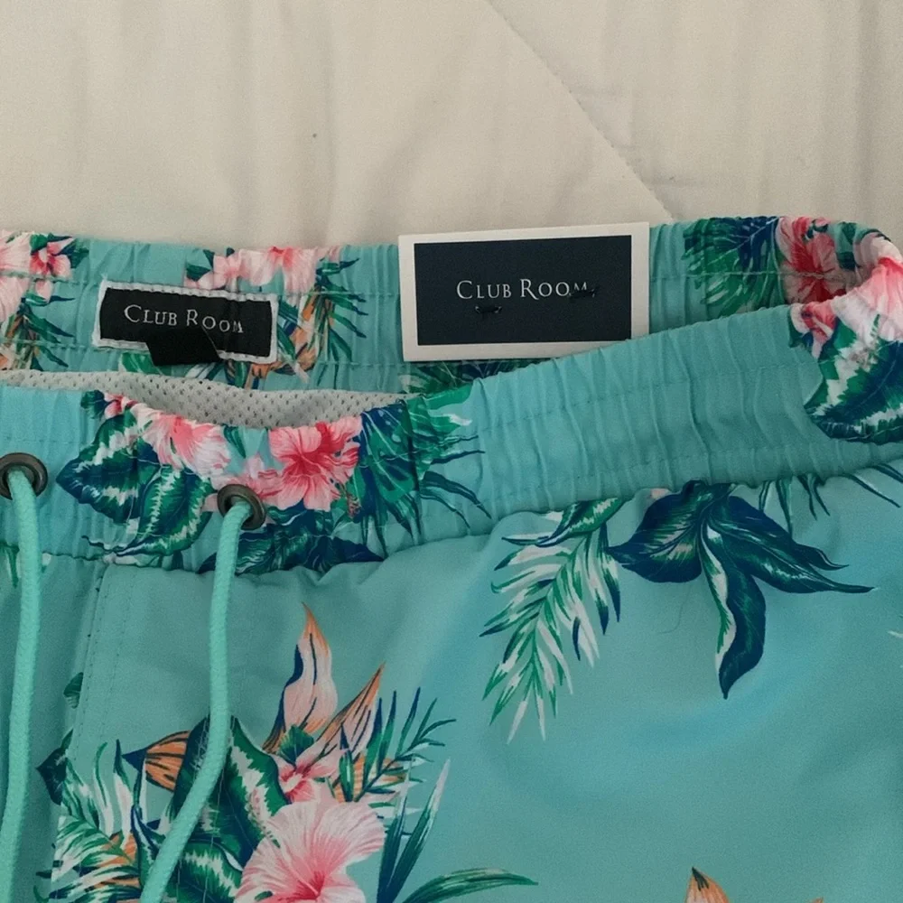 CLUB ROOM Men’s M Swim Trunks floral Hawaiian travel vacation resort cabana